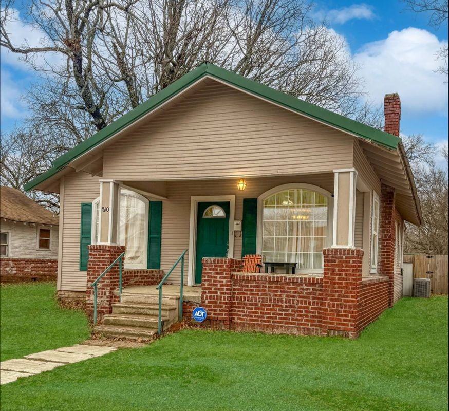 810 E Osage Ave - Photo 2 of 8