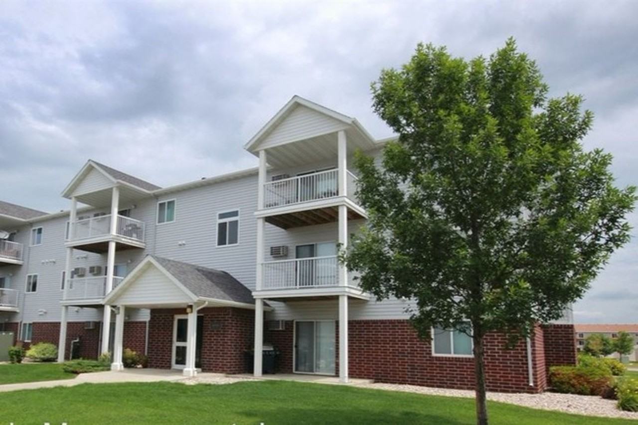 Pointe West VI - Photo 2 of 25