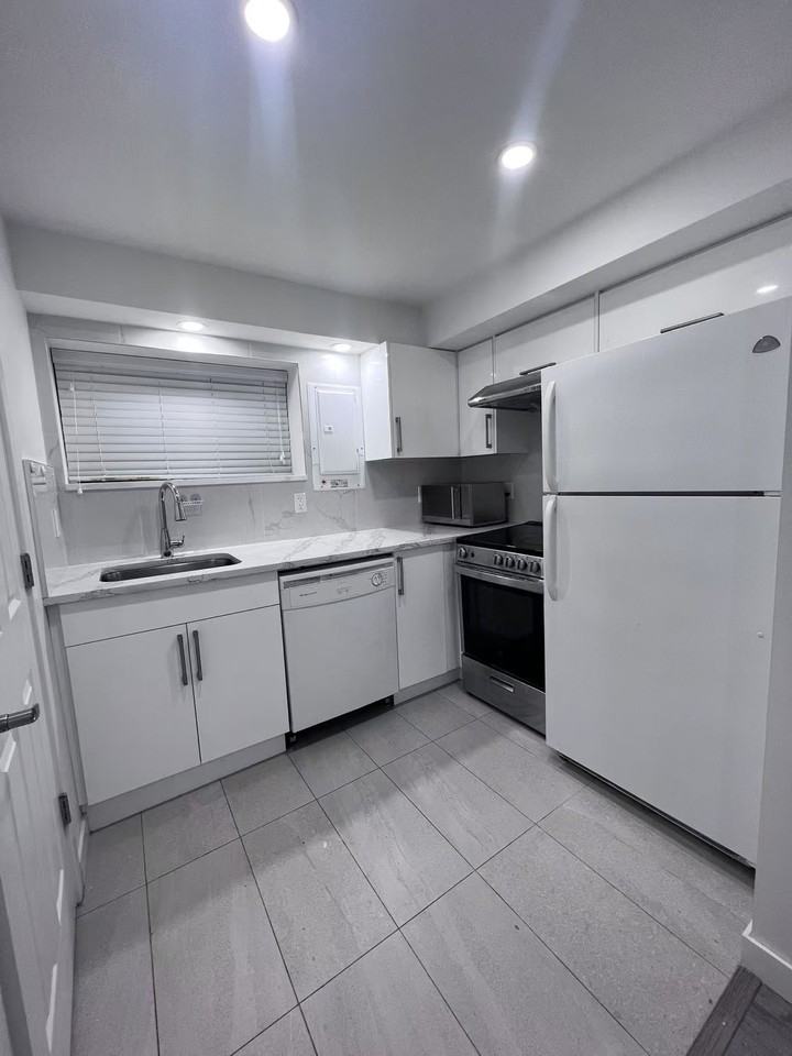 680 Sperling Avenue - Photo 2 of 7