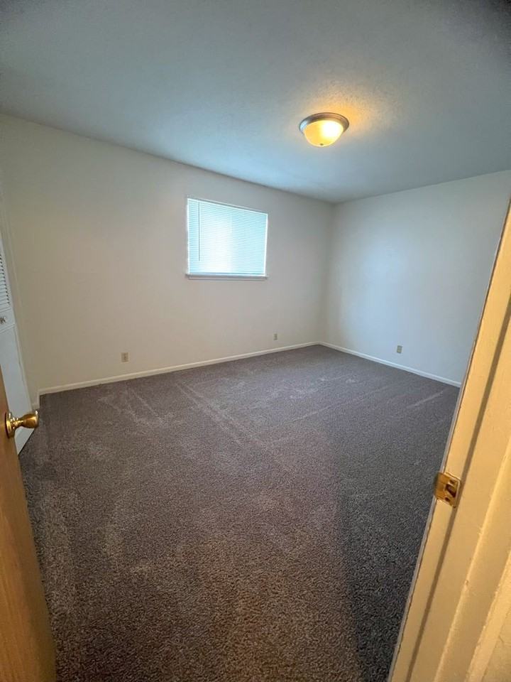 Gold Falls Villa Apartments - Photo 6 of 15