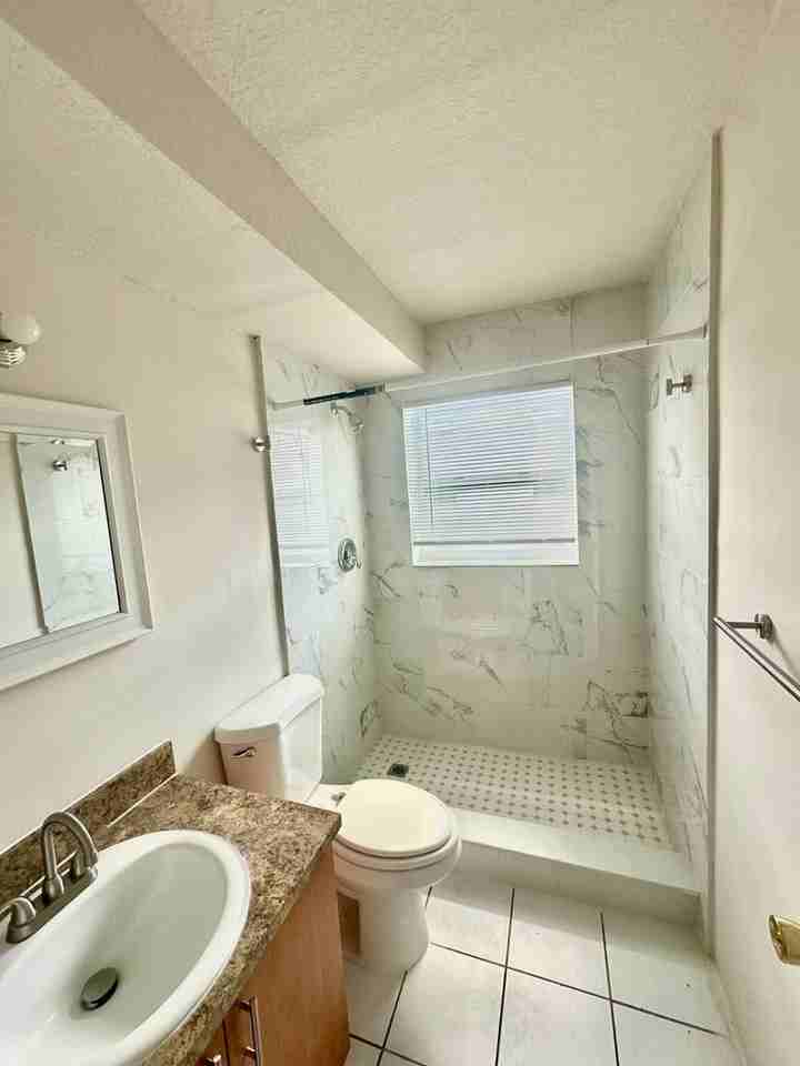 17001 Ne 9th Ave - Photo 6 of 7