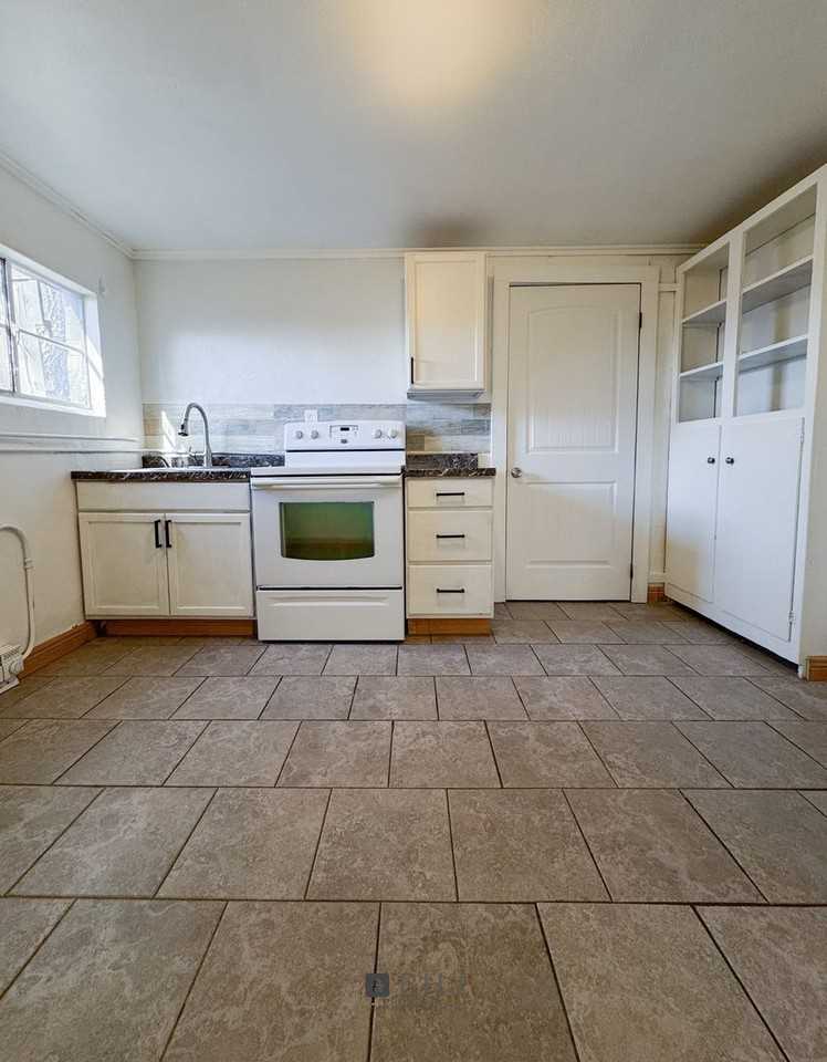 1216 N Gould - Photo 2 of 28
