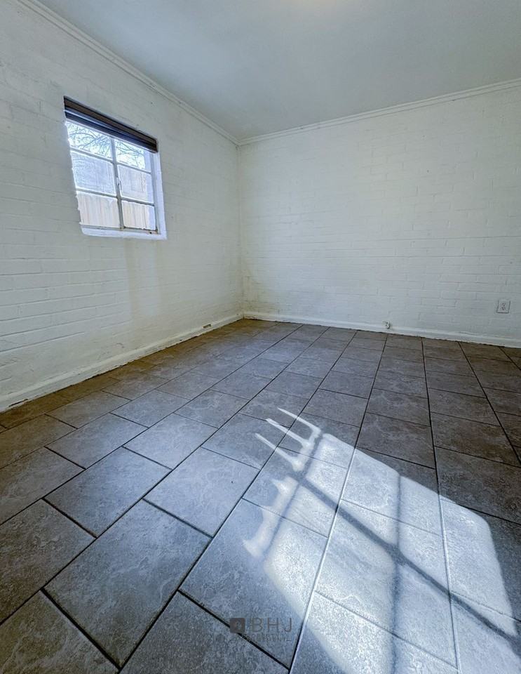 1216 N Gould - Photo 6 of 28