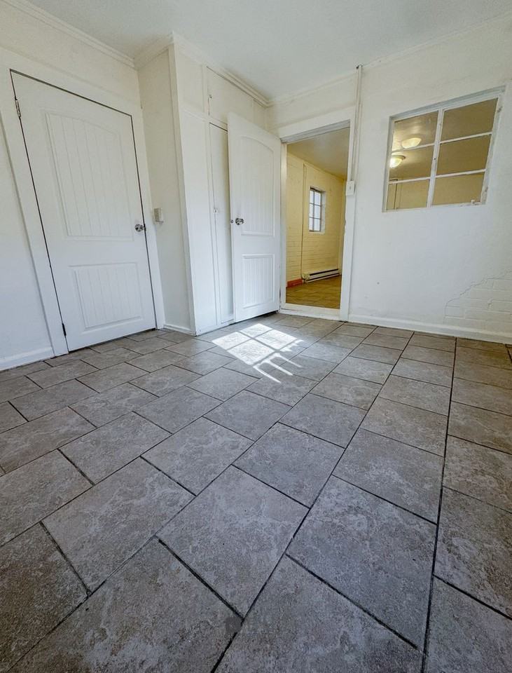 1216 N Gould - Photo 7 of 28