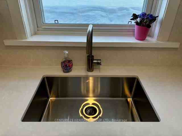 39 Reiner Road - Photo 5 of 18