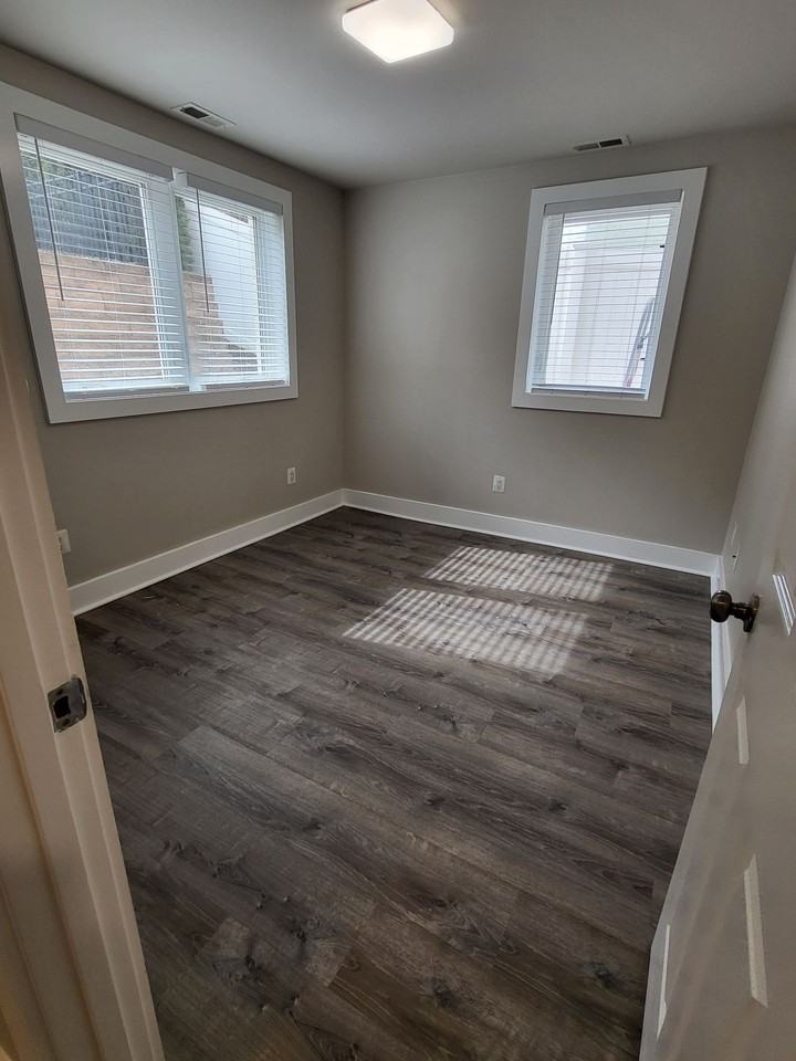 2847 Gainesville St. SE - Photo 7 of 18