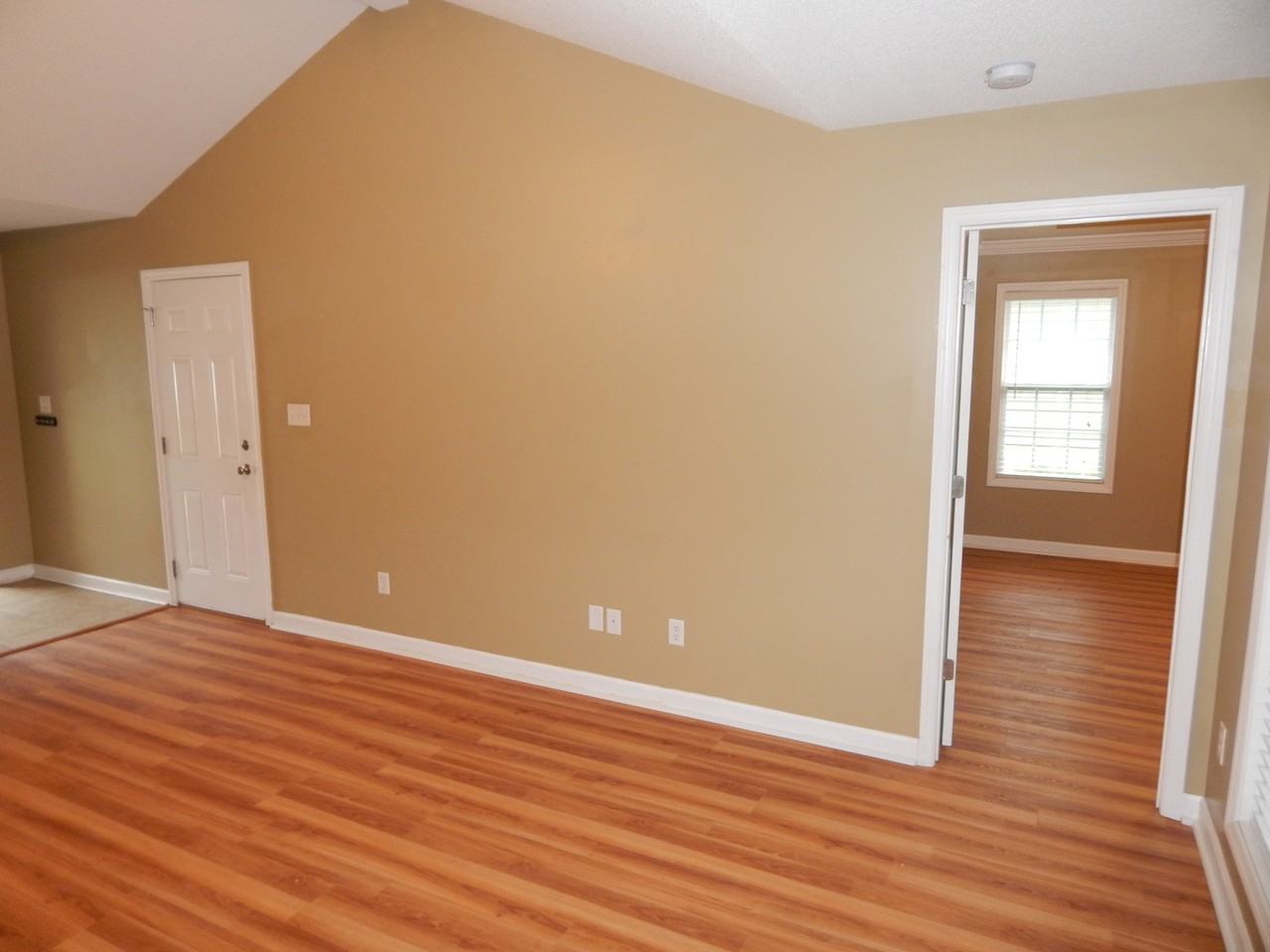 476 Bryson Cir - Photo 3 of 15