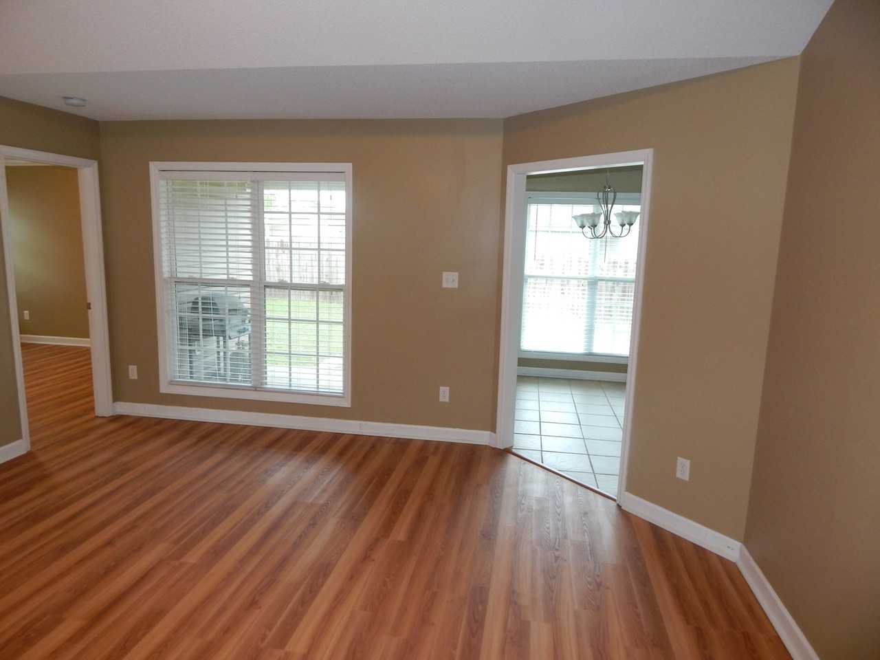 476 Bryson Cir - Photo 4 of 15
