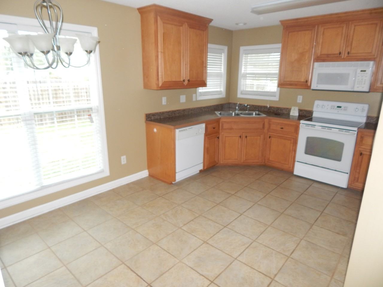 476 Bryson Cir - Photo 5 of 15