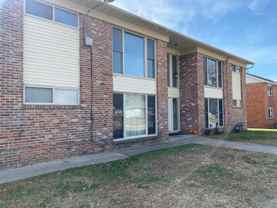 1600 W Broadway Apartments - Photo 1 of 1