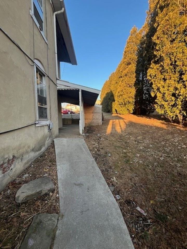 206 N 2nd St - Photo 2 of 16