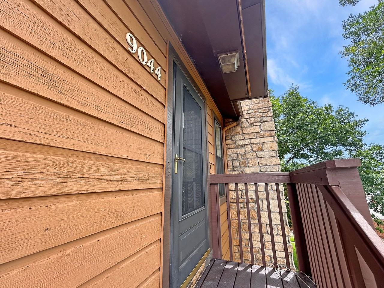 9044 W 88th Cir - Photo 2 of 33