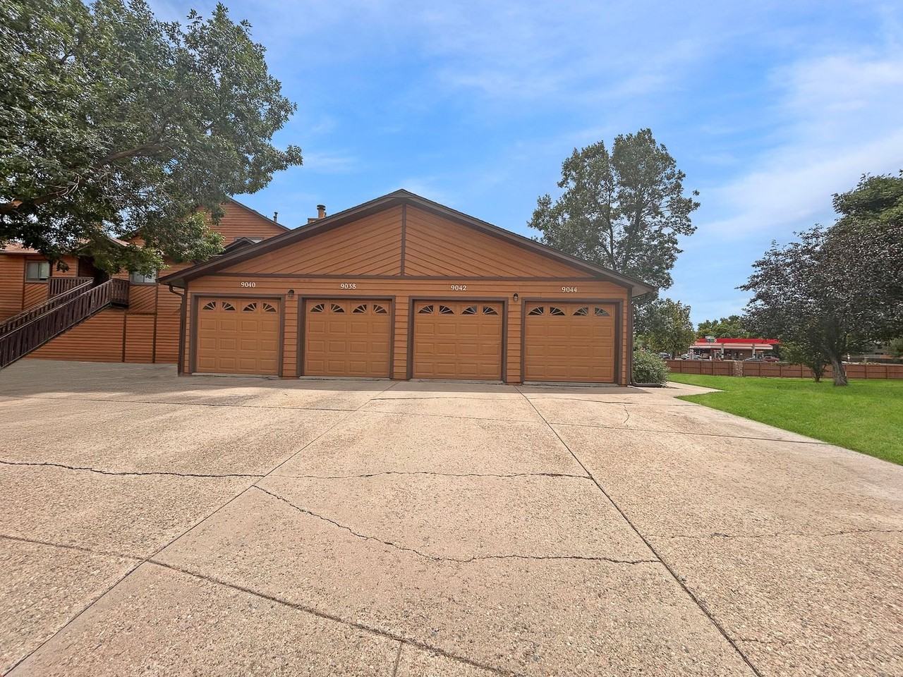 9044 W 88th Cir - Photo 3 of 33