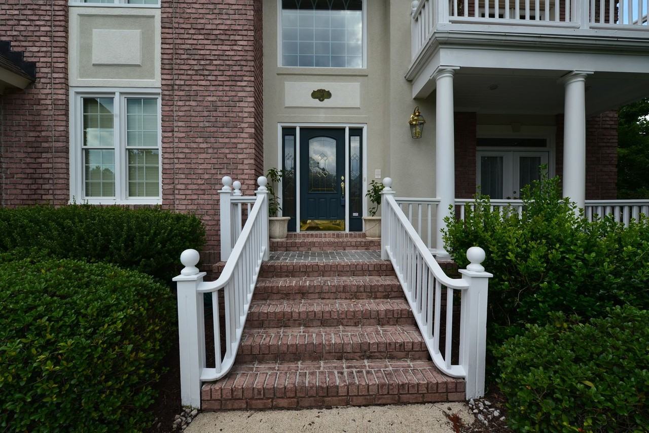 720 River Strand - Photo 2 of 32
