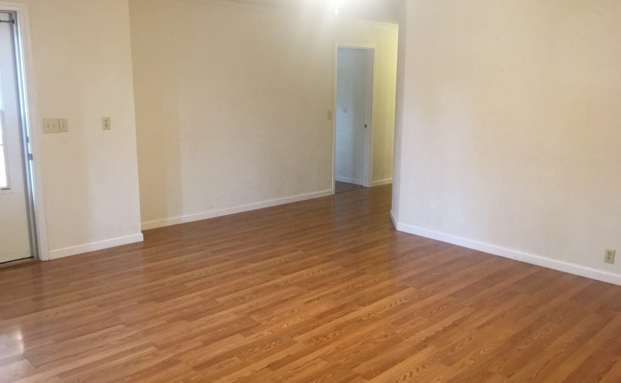 21524 Hasty Dr - Photo 3 of 15