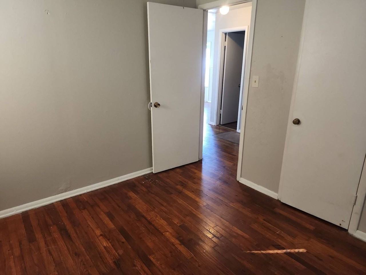 3932 Sw 23rd St - Photo 2 of 25
