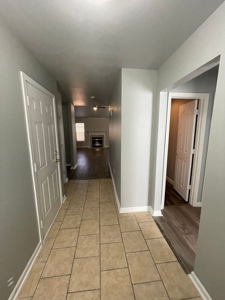 16200 Circlegreen Dr - Photo 2 of 17