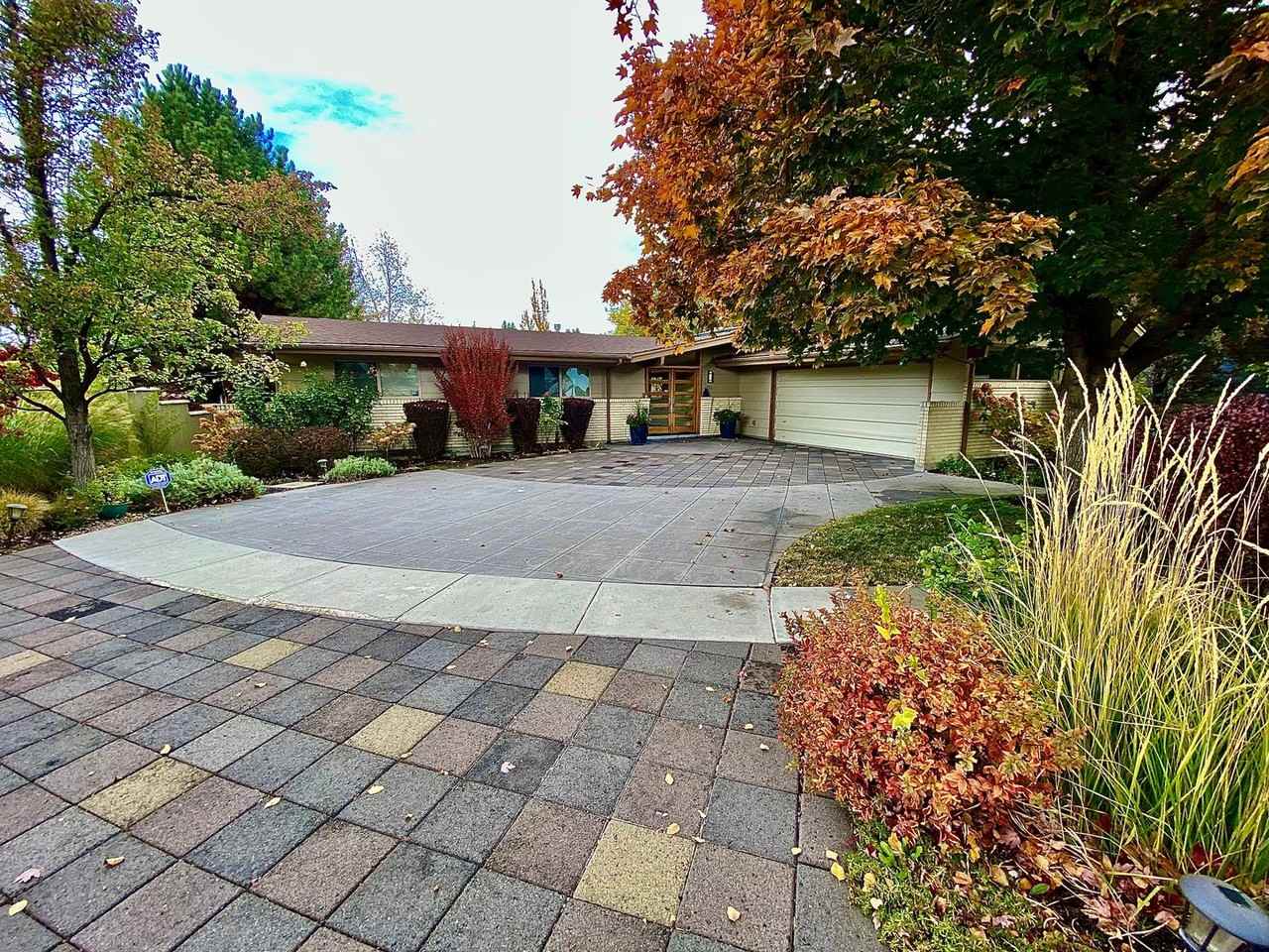 306 E Curling Dr - Photo 2 of 50