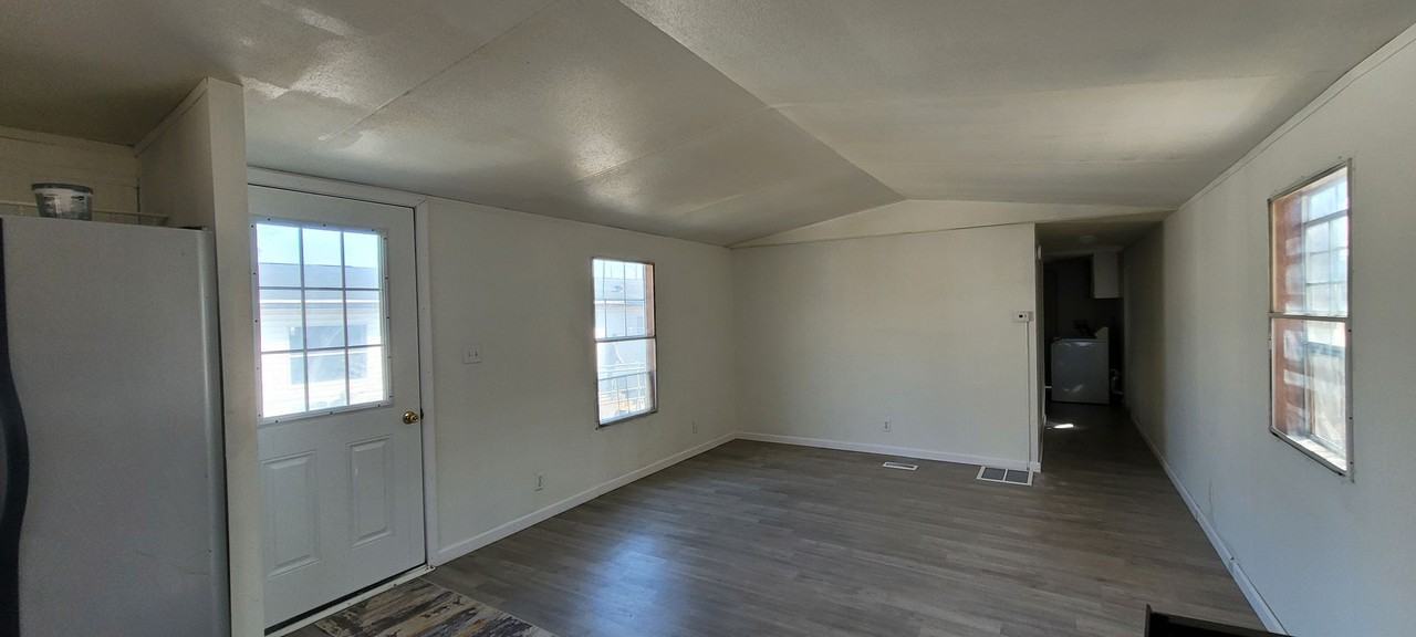 12 Laura Ct - Photo 3 of 12