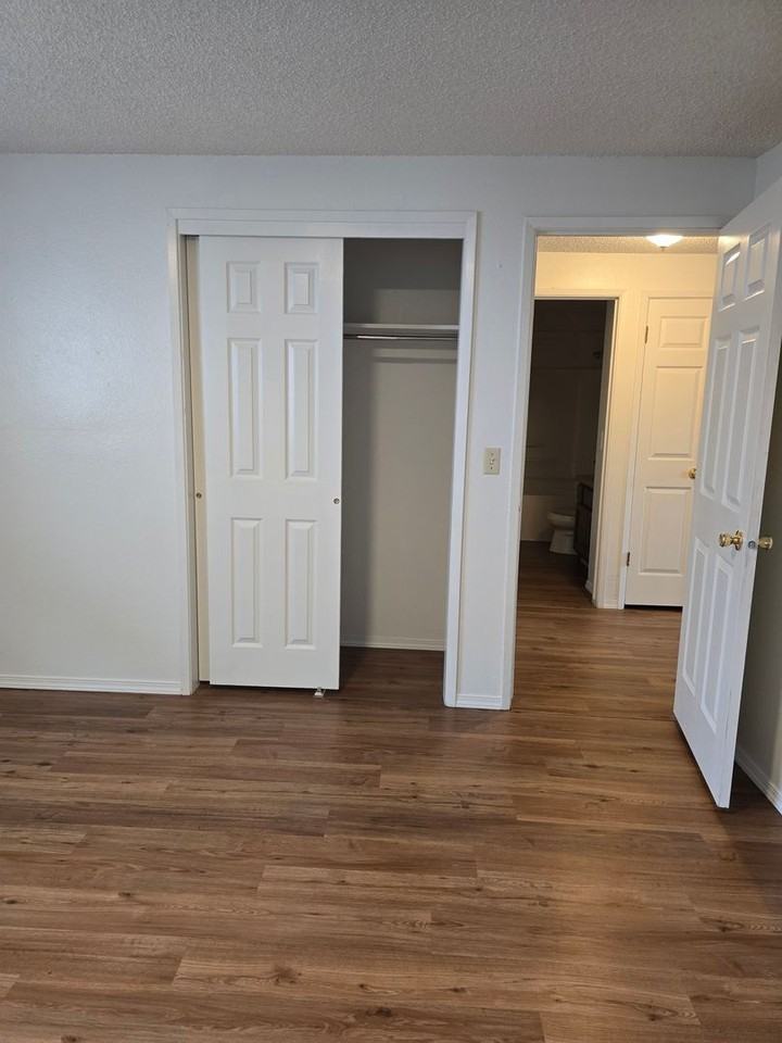 1235 14th St #18 - Photo 3 of 10