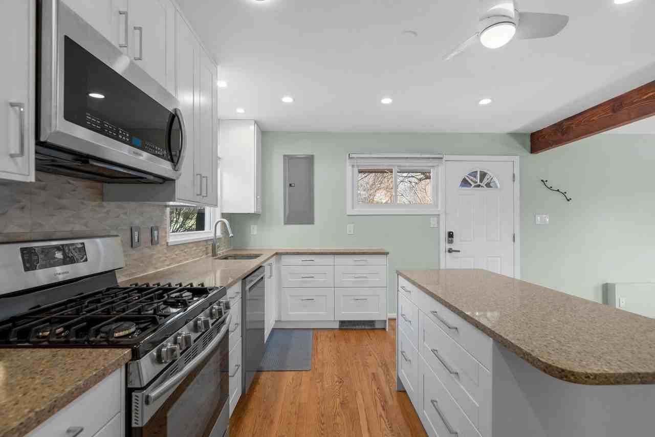 211 Nimitz Ave - Photo 5 of 33