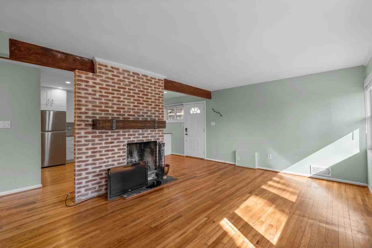 211 Nimitz Ave - Photo 7 of 33