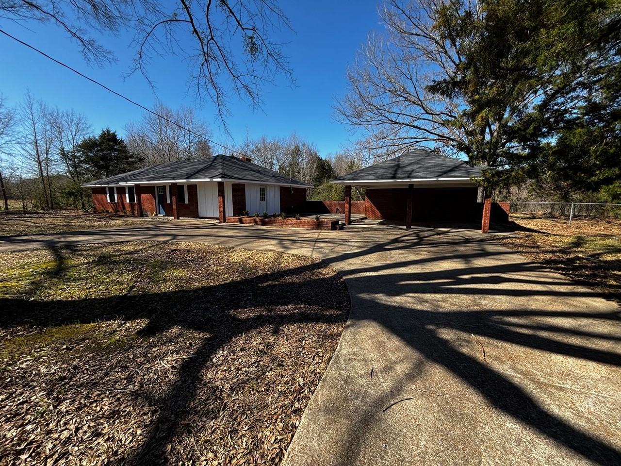 151 S Taylor Ln - Photo 2 of 15