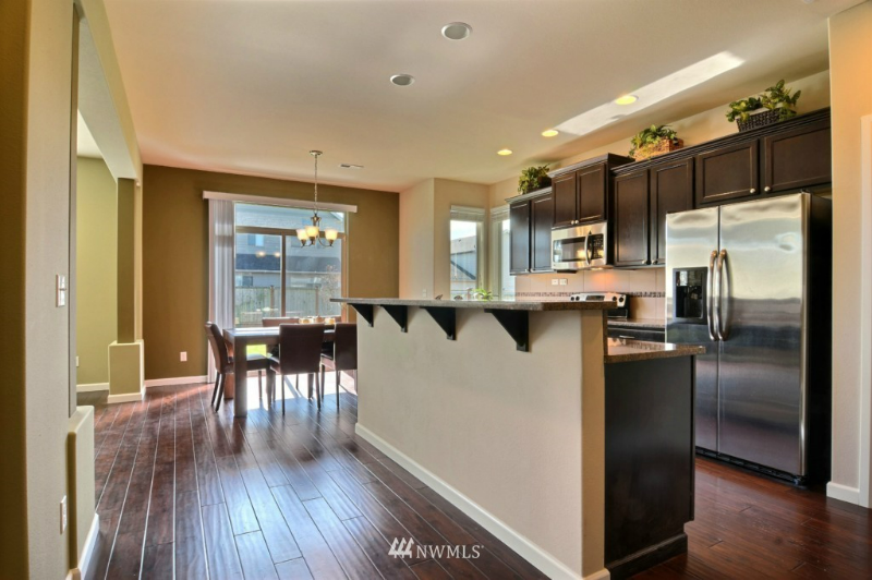 229 Coyote Dr - Photo 2 of 10