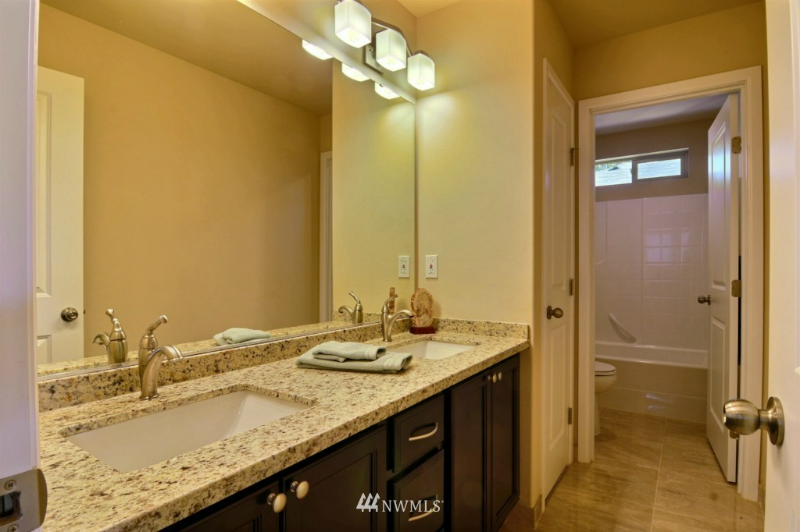 229 Coyote Dr - Photo 3 of 10