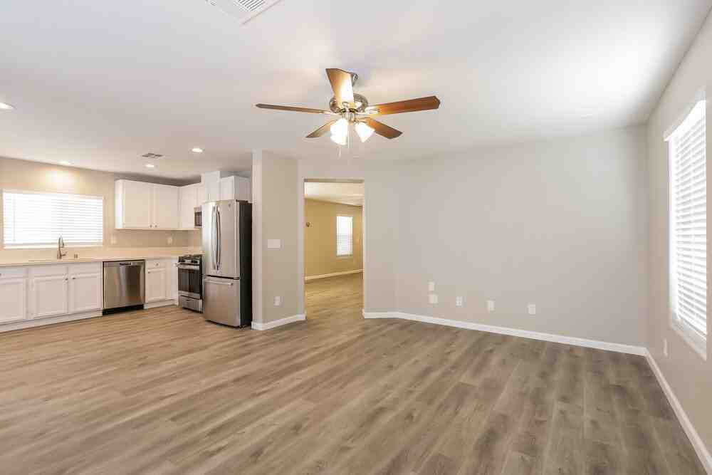 9790 Splendor Sky Ave - Photo 6 of 17