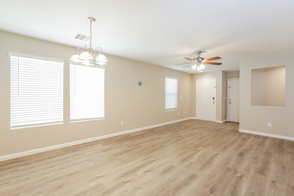 9790 Splendor Sky Ave - Photo 7 of 17
