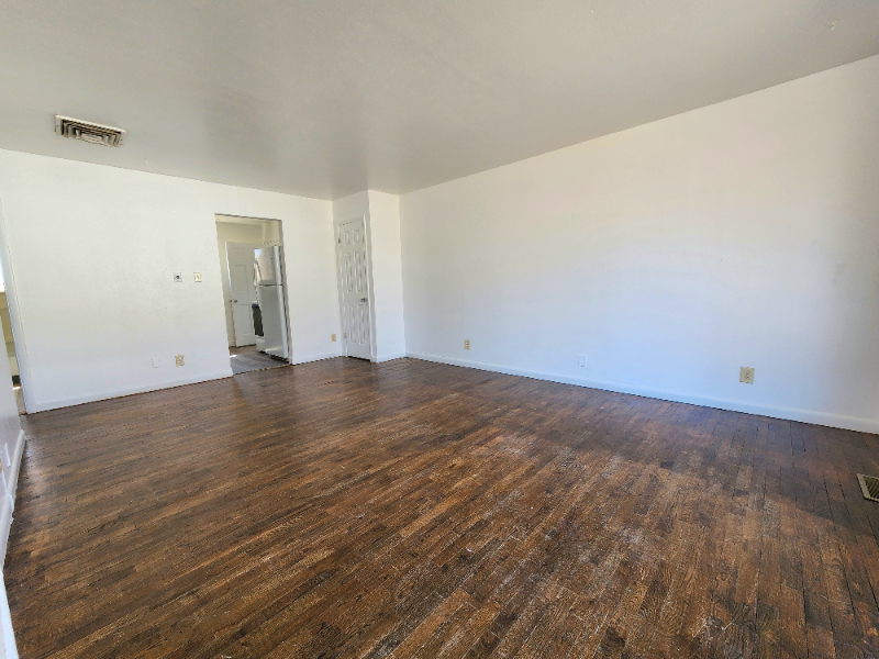 1018 Palmer Ave - Photo 2 of 15