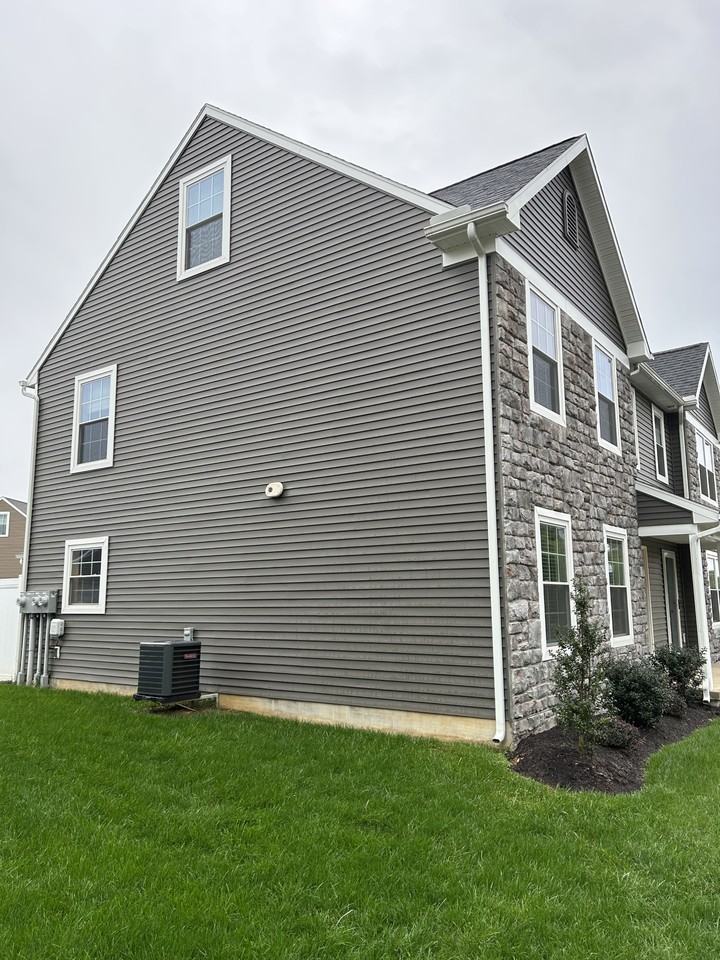 824 Byler Cir #824 - Photo 2 of 37