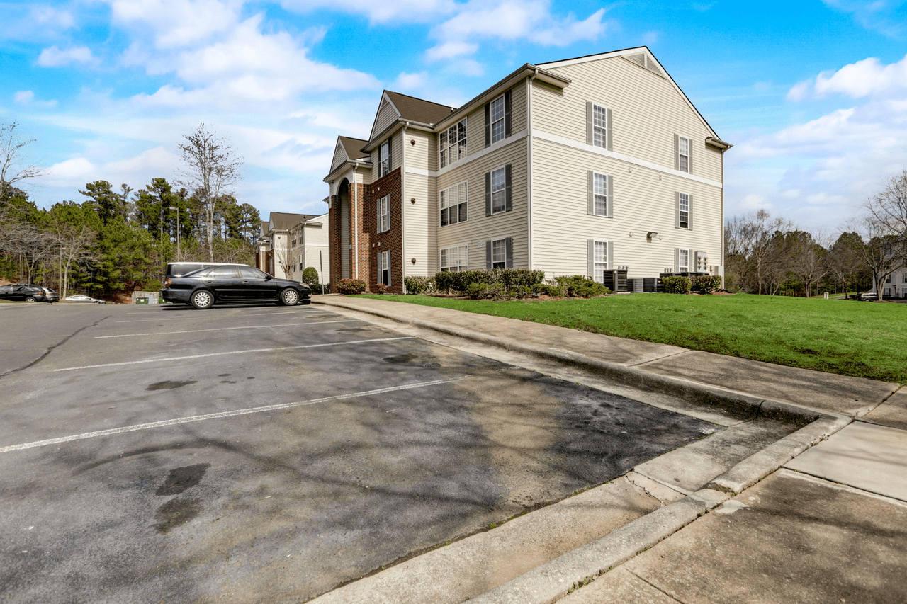 Forest Glen Apartments - Photo 7 of 35