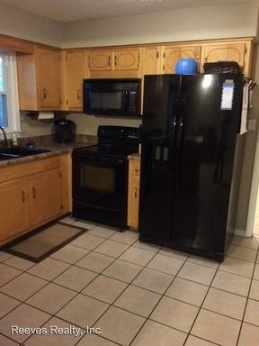 1604 Hillandale Dr - Photo 3 of 9