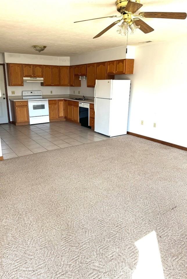 740 20th St - Photo 2 of 6