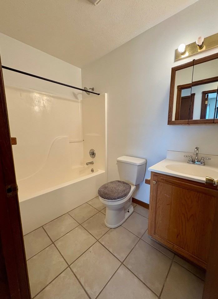 740 20th St - Photo 6 of 6