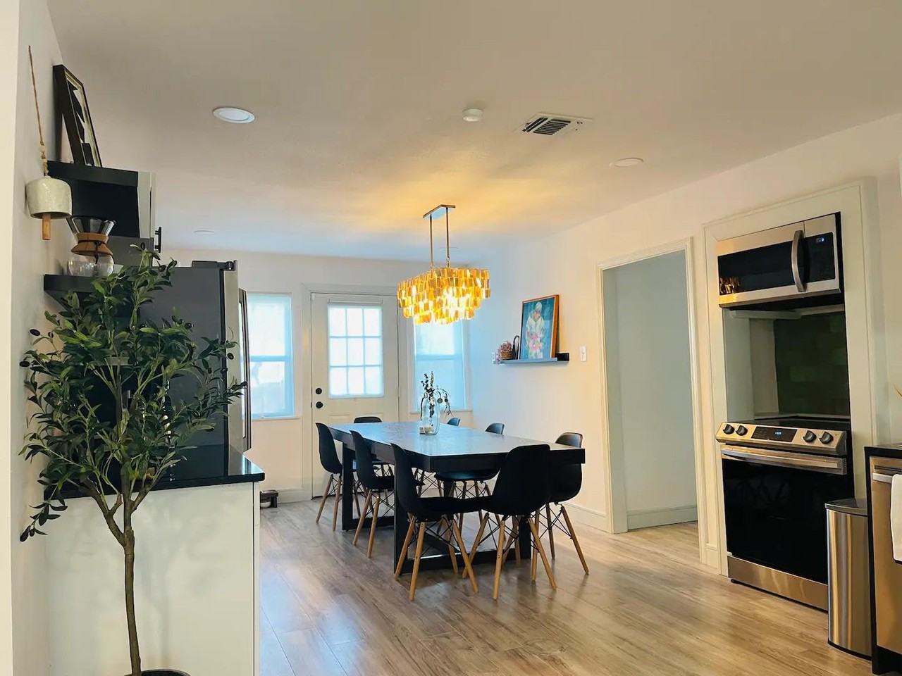 S Edgefield Ave - Photo 7 of 19