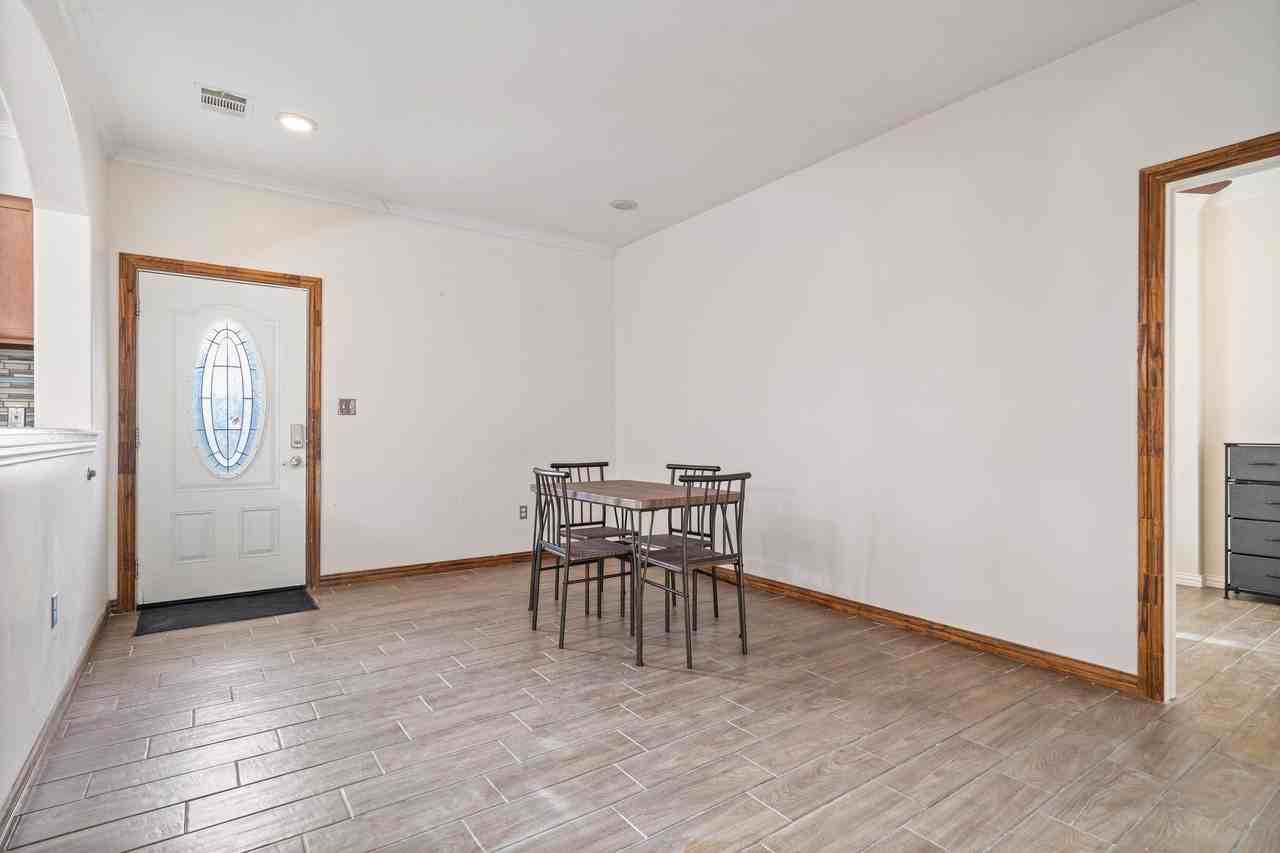 Tarpley Ave - Photo 5 of 10