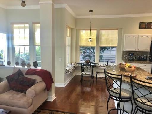 806 Rosa St - Photo 5 of 50