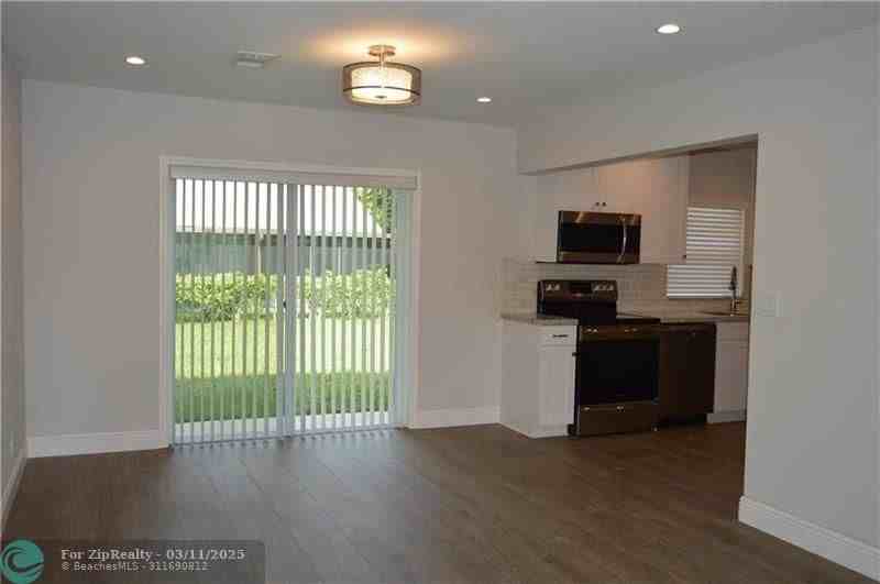 19376 Delaware Circle - Photo 3 of 23