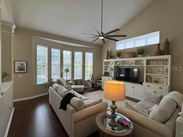 1128 Rush St - Photo 7 of 50