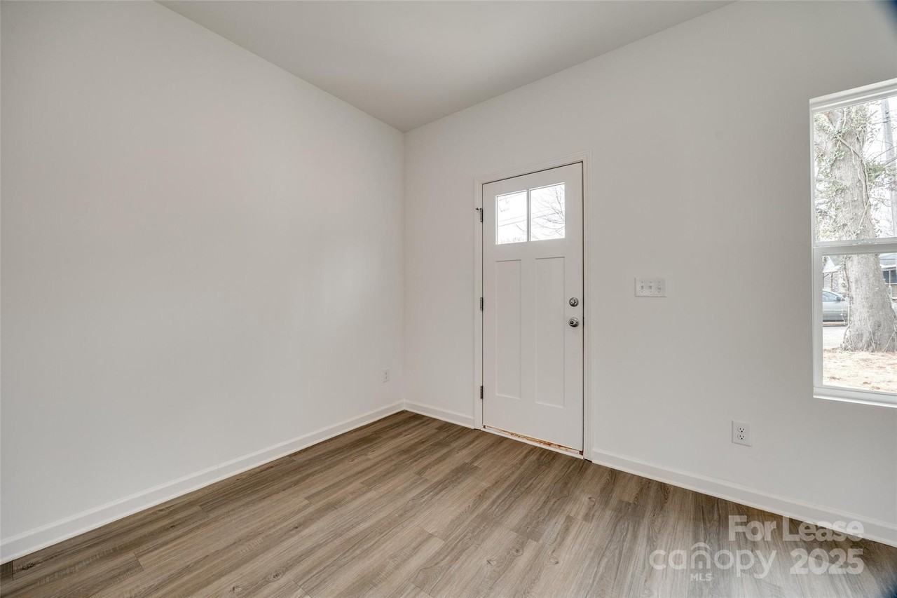 205 Benfield Rd - Photo 3 of 26