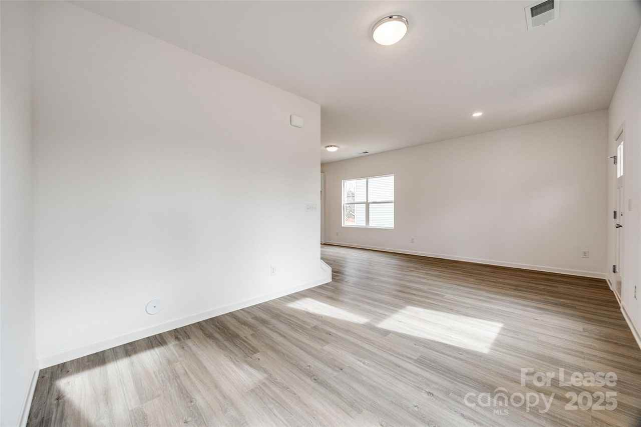 205 Benfield Rd - Photo 6 of 26