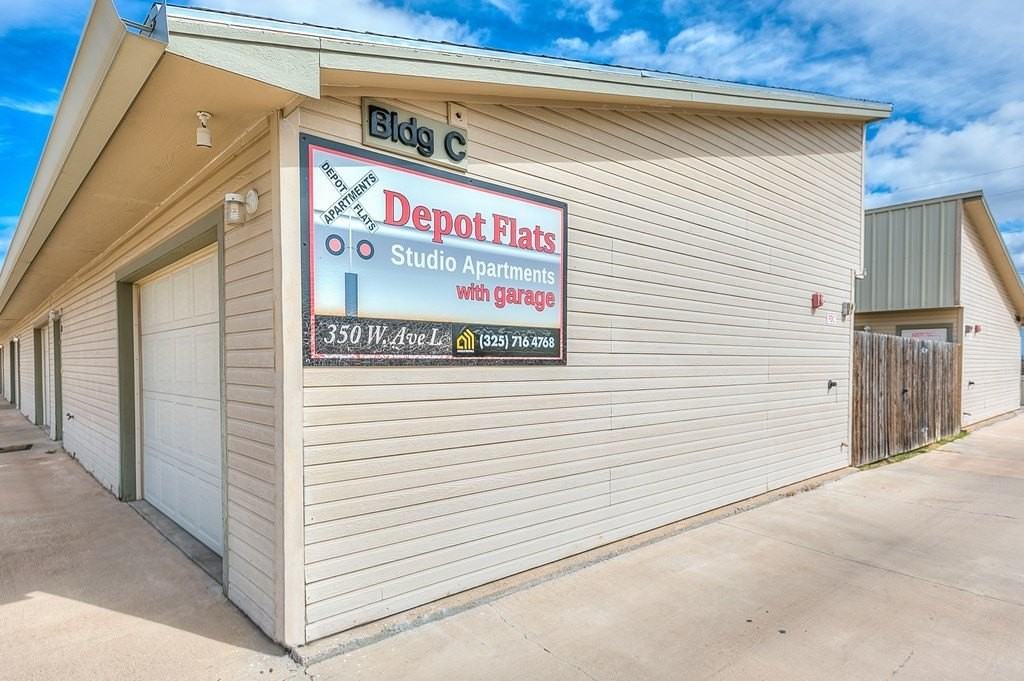 350 W Avenue L - Photo 4 of 19