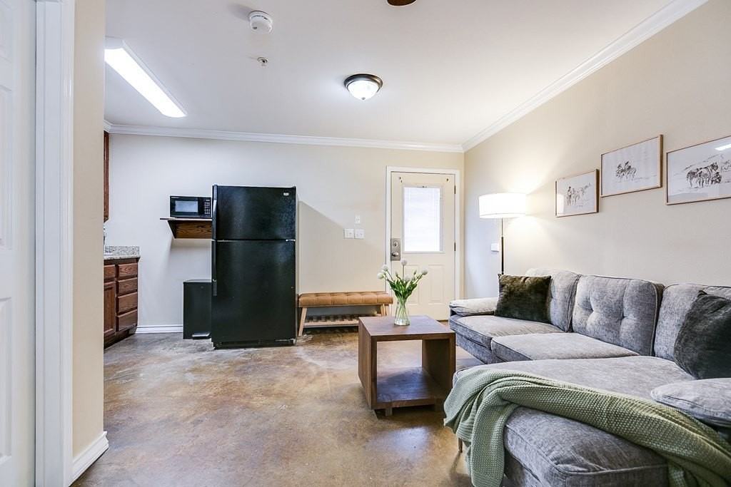 350 W Avenue L - Photo 6 of 19