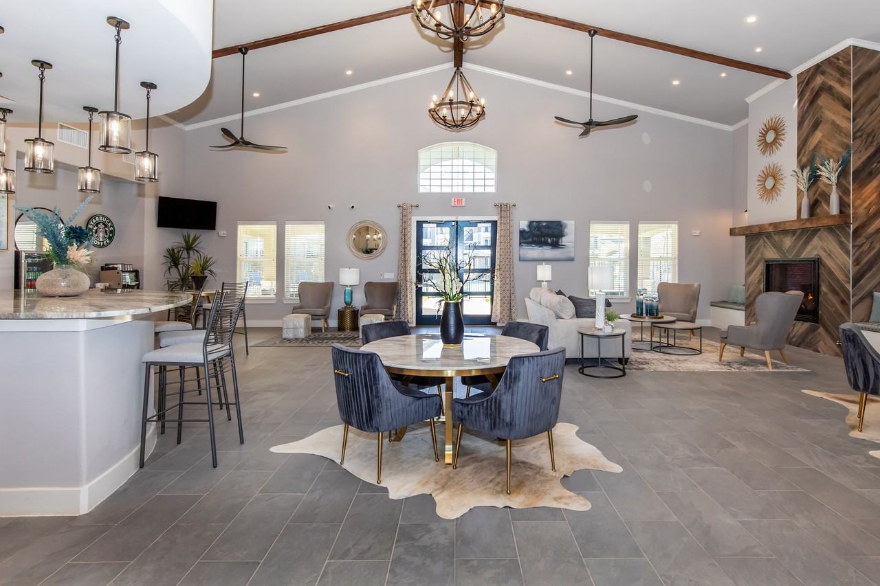 Fairmount Oaks - Photo 2 of 25