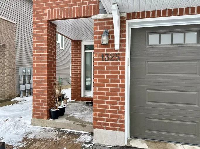 1325 Tremont Dr - Photo 2 of 19