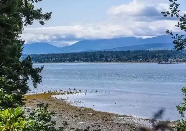 2275 Comox Ave #301 - Photo 2 of 10