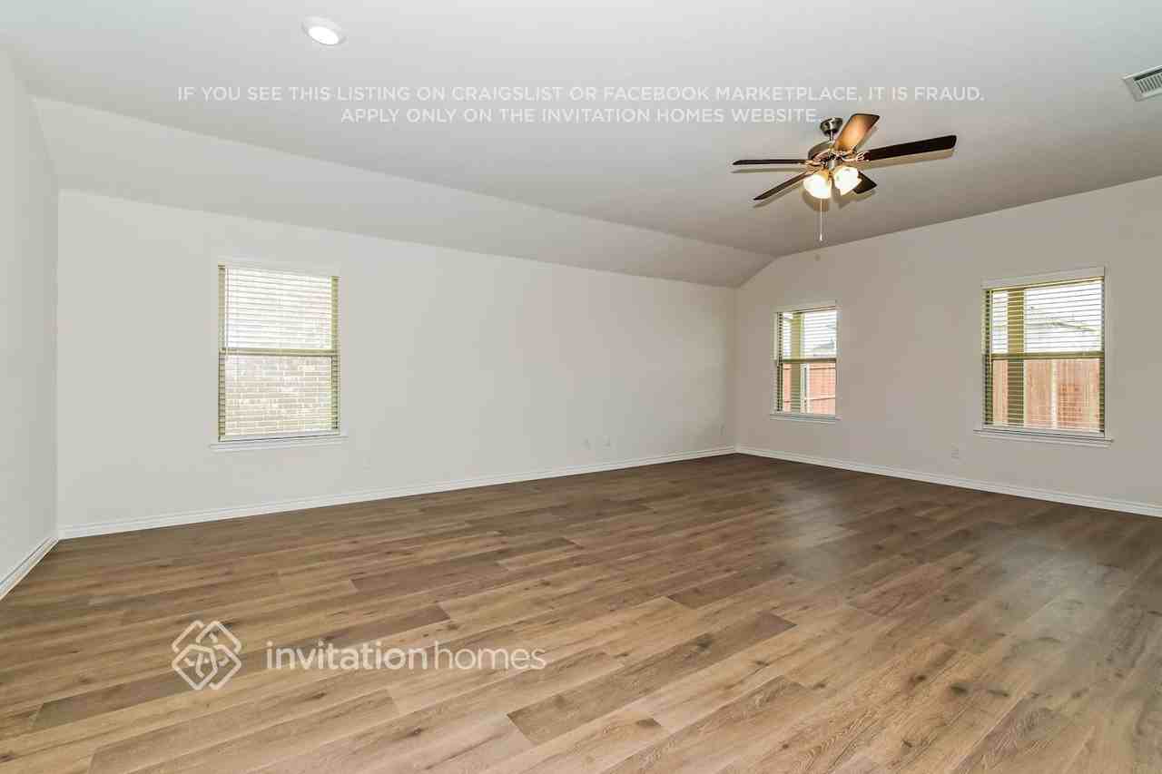 7416 Alfriston Pl - Photo 3 of 17